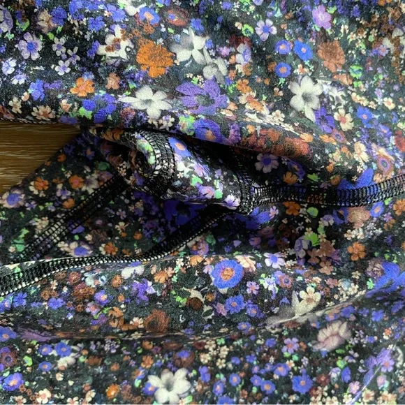 Lululemon biker shorts - Picture 3 of 3